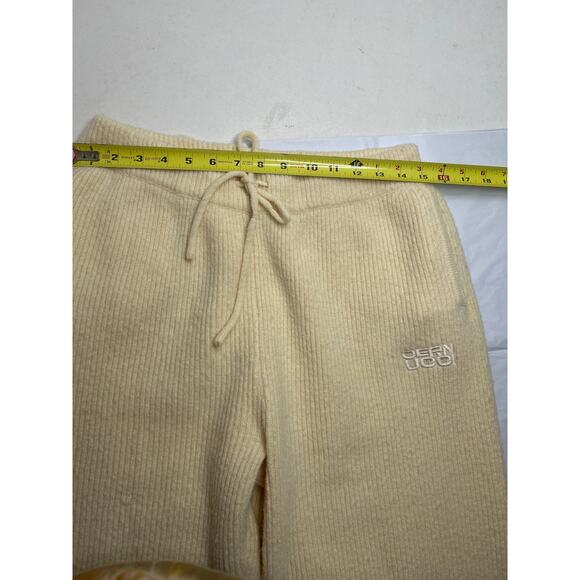 Cernucci women’s ribbed knit joggers in Oatmeal. Size M. - Picture 5 of 7